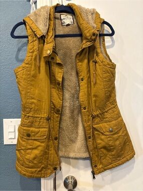 Mustard Snobbish Sherpa-Lined Hooded Vest - winter